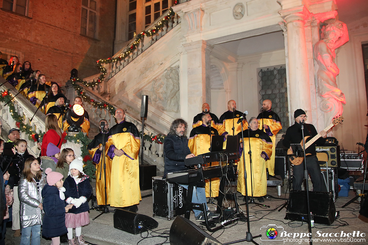 VBS_4392 -  Il Magico Paese di Natale 2024 - Spettacolo di Inaugurazione a Govone.jpg